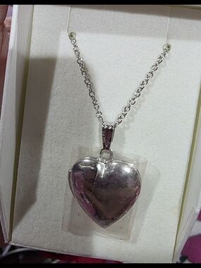 White Gold Heart Locket 18"  Necklace With 750 Stamp - Women's Jewelry